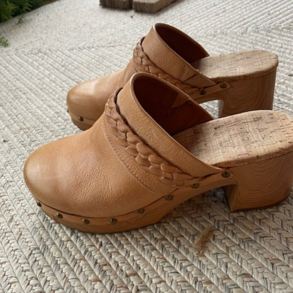 Womens clogs, leather with wood heels